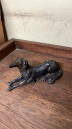 Metalen hond saluki, Ophalen