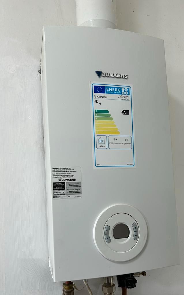 Junkers Gasdoorstromer HydroCompact WTD 15 AME 23, Doe-het-zelf en Bouw, Chauffageketels en Boilers, Zo goed als nieuw, Geiser