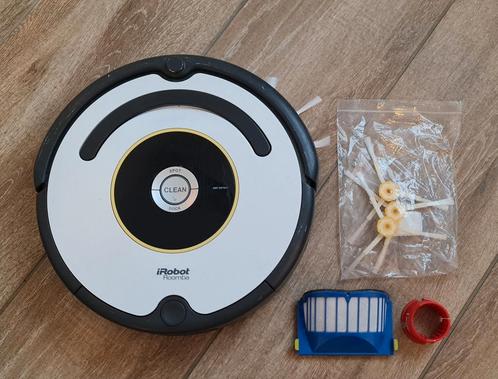 iRobot Roomba 620 + accessoires, Elektronische apparatuur, Stofzuigers, Gebruikt, Stofzuiger, Ophalen of Verzenden