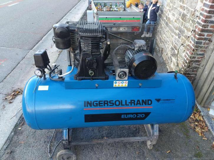 compresseur 500 litres, Doe-het-zelf en Bouw, Compressors, Gebruikt, 10 bar of meer, 100 liter of meer, Ophalen