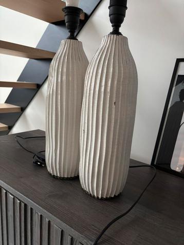 2 lampen beschikbaar voor biedingen