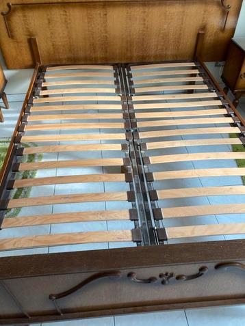 Bed met lattebodem  beschikbaar voor biedingen