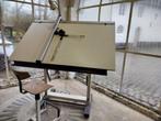 tekentafel met tekenaparaat en stoel, Ophalen, Gebruikt, 170 cm of meer, Verlichting