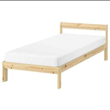 Prachtig nieuw natuurlijk massief grenen bed van 90cm/200 cm beschikbaar voor biedingen