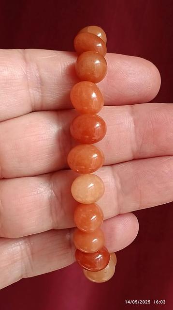Elastische armband met kralen van natuurlijke jade beschikbaar voor biedingen