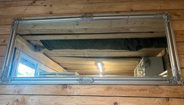Zilveren vintage spiegel beschikbaar voor biedingen
