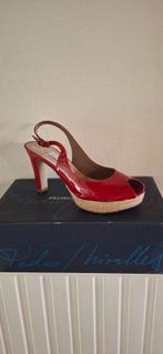 Prachtige rode zomerschoenen met open teen., Pedro Miralles, Pumps, Ophalen of Verzenden, Gedragen