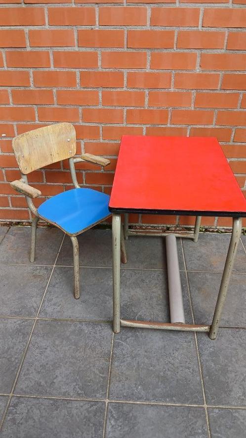 TUBAX kinderbureau + stoeltje  1965, Kinderen en Baby's, Kinderkamer | Tafels en Stoelen, Gebruikt, Tafel(s) en Stoel(en), Ophalen