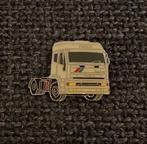 PIN - IVECO - TRUCK - CAMION, Collections, Transport, Utilisé, Envoi, Insigne ou Pin's