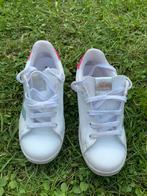 Basket victoria fille pointure 33, Enfants & Bébés, Accessoires de mode pour enfants, Enlèvement, Comme neuf