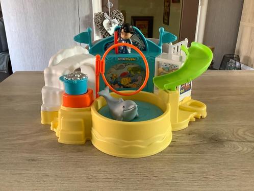 Dolphénarium Fisher-Price pour petites personnes (19x35 cm), Enfants & Bébés, Jouets | Fisher-Price, Comme neuf, Set de jeu, Enlèvement ou Envoi