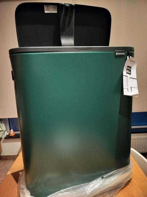 Brabantia BO TOUCH Groen, Huis en Inrichting, Woonaccessoires | Prullenbakken, Nieuw, Metaal, 50 tot 75 cm, 40 liter of meer, Ophalen of Verzenden