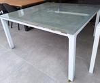 Witte vierkante tuintafel met beschadigde glazen tafelblaf, Tuin en Terras, Tuintafels, Gebruikt, Ophalen, Vierkant, Aluminium
