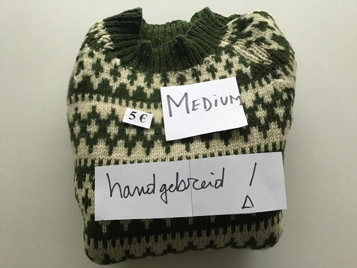 joli pull tricoté à la main taille moyenne pour 5 euros, Vêtements | Hommes, Pulls & Vestes, Comme neuf, Taille 48/50 (M), Enlèvement ou Envoi