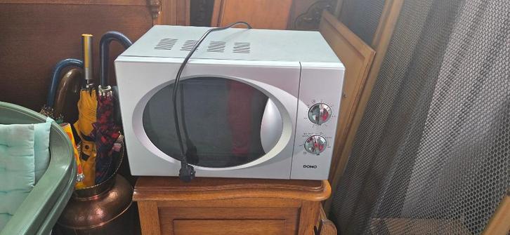 Micro-ondes Domo DO2326, Electroménager, Micro-ondes, Comme neuf, Autoportant, Moins de 45 cm, Four, Plaque tournante, Enlèvement