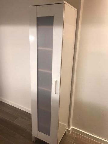 KLEERKAST / LADENKAST / BADKAMERKAST , goede staat !! beschikbaar voor biedingen