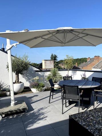 Hoogwaardige ecru parasol van 3X3 offset. Om te grijpen! beschikbaar voor biedingen