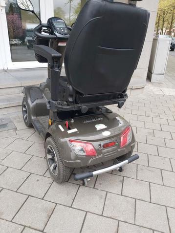 Chaise roulante electrique Vermeiren Carpo invalide scooter 