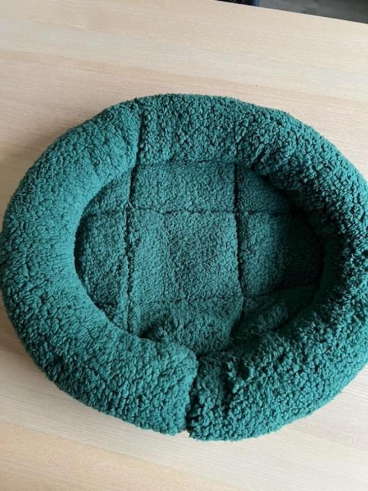 Groen zacht mandje voor katten en kleine honden, Dieren en Toebehoren, Kattenmanden, Zo goed als nieuw, Pluche, Ophalen