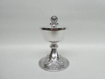 Zware massief zilveren art deco ciborie beschikbaar voor biedingen