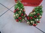 2 mini kerstboompje met ballen en ster (doos juli2023), Diversen, Kerst, Ophalen of Verzenden, Nieuw