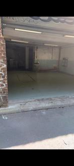 Dépôt situé entre le métro Simonis et Belgica de 80 mètre ca, Immo