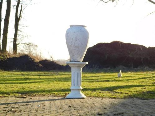 Vase sur Piédestal - 125 cm - Entièrement Pierre, Antiquités & Art, Curiosités & Brocante, Enlèvement ou Envoi