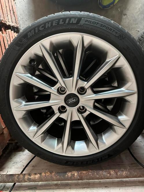 Ford Fiesta 2018 Vignale originele velgen set zomerbanden, Auto-onderdelen, Banden en Velgen, Velg(en), Zomerbanden, 17 inch, 205 mm