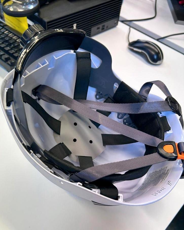 Veiligheidshelm, Doe-het-zelf en Bouw, Veiligheidshelmen, Zo goed als nieuw, Ophalen