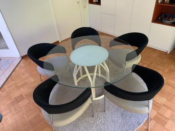 Table et 5 chaises, Maison & Meubles, Tables | Tables à manger, Cinq personnes ou plus, Rond, Enlèvement, Utilisé