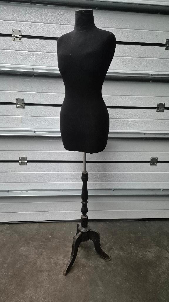 Etalagepoppen, paspoppen, dames op voet met stof, Hobby en Vrije tijd, Naaien en Fournituren, Zo goed als nieuw, Paspop, Ophalen