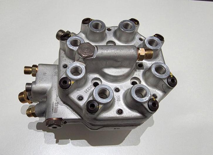 Gereviseerde Brandstofverdeler 0438100068 W126 R107 W116, Auto-onderdelen, Motor en Toebehoren, Mercedes-Benz, Gereviseerd, Ophalen of Verzenden