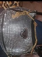 Prada, Ophalen, Zo goed als nieuw