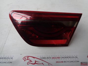 Achterlicht rechts op de klep Jaguar XE (smoke glas) beschikbaar voor biedingen