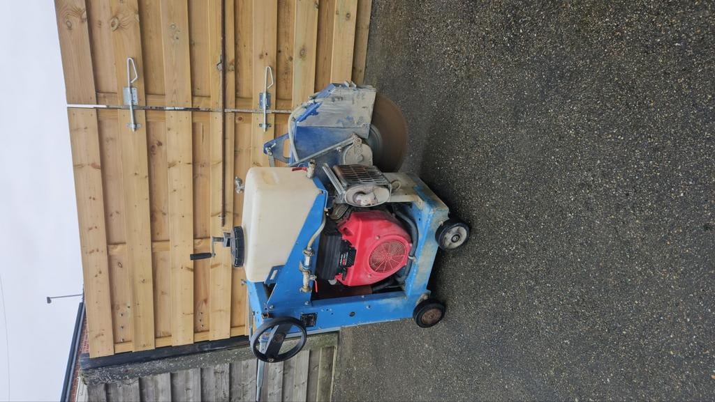 Zaagmachine heel goed staat direct begonnen!, Doe-het-zelf en Bouw, Gereedschap | Boormachines, Ophalen, Zo goed als nieuw