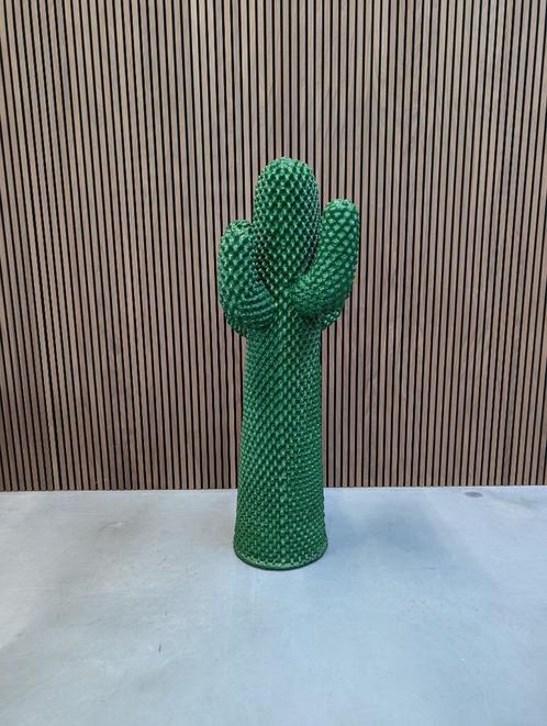 Gufram Cactus Green 1986, Antiquités & Art, Antiquités | Meubles | Chaises & Canapés, Envoi