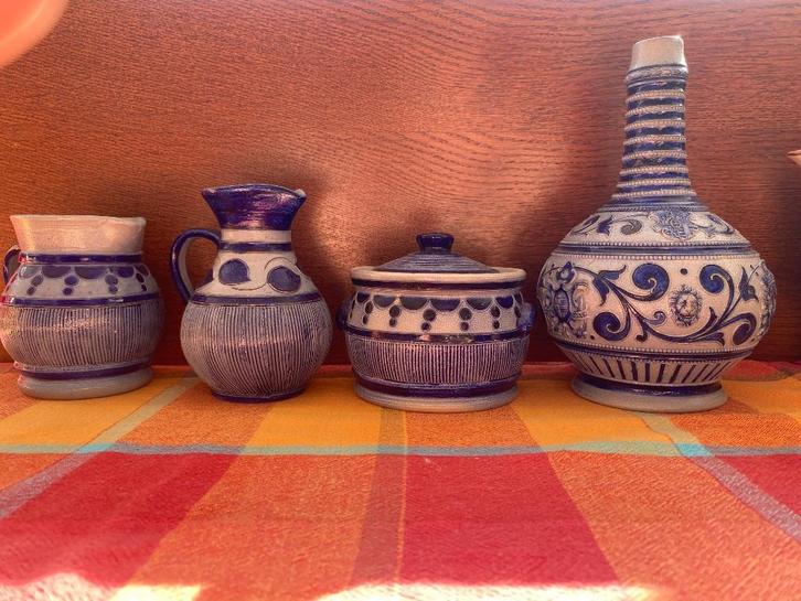 Collectie antiek zoutgeglazuurd kobaltblauw keramiek, Antiek en Kunst, Antiek | Keramiek en Aardewerk, Ophalen of Verzenden