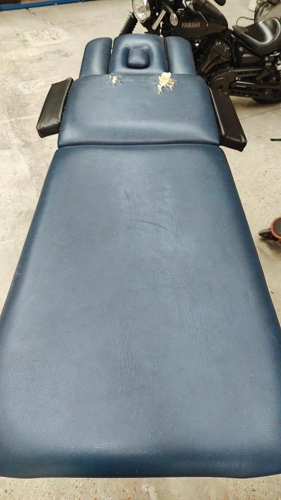 Hydraulische Manumed 215 massagetafel  €150, Diensten en Vakmensen, Welzijn | Masseurs en Massagesalons, Bedrijfsmassage, Ontspanningsmassage