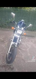 Honda VT 500 custom, 12 à 35 kW, Particulier, 2 cylindres, 490 cm³