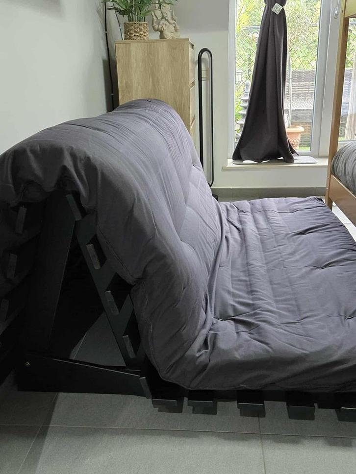 Banquette futon avec matela, Huis en Inrichting, Slaapkamer | Slaapbanken, Zo goed als nieuw, Grijs, Ophalen