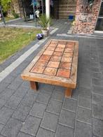 Een zware klassieke tafel voor mensen die geïnteresseerd zij, Ophalen, Zo goed als nieuw