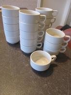 19 tassen  zonder ondertas, Huis en Inrichting, Keuken | Servies, Ophalen of Verzenden, Gebruikt, Porselein, Kop(pen) en/of Schotel(s)