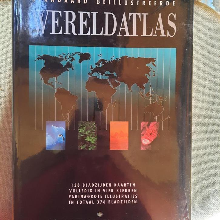 STANDAARD GEILLUSTREERDE WERELDATLAS, Boeken, Atlassen en Landkaarten, Ophalen of Verzenden