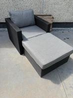 Loungestoel +tafeltje/poef, Tuin en Terras, Tuinstoelen, Ophalen, Zo goed als nieuw, Kunststof