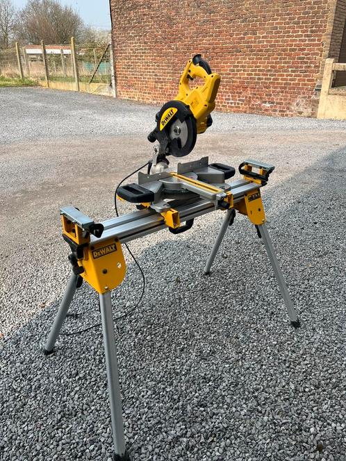 Dewalt DWS 774, Doe-het-zelf en Bouw, Gereedschap | Zaagmachines, Zo goed als nieuw, Afkortzaag, 1200 watt of meer, 30 tot 70 mm