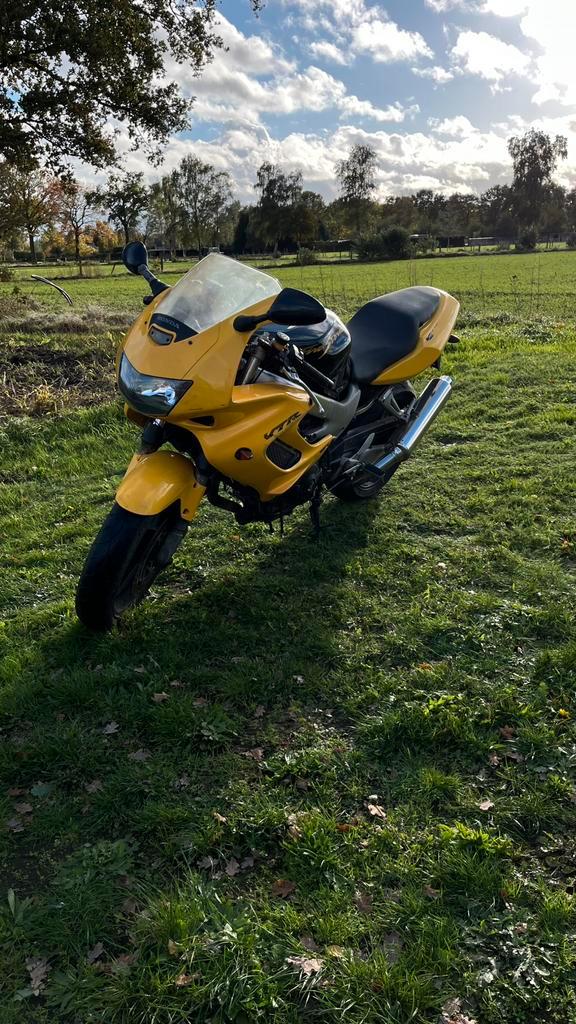 Honda fire storm VTR1000, Motoren, Motoren | Honda, Particulier, Sport, meer dan 35 kW, 2 cilinders, Motorrijbewijs A, Ophalen