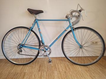 Vélo bleu Vintage complètement rénové