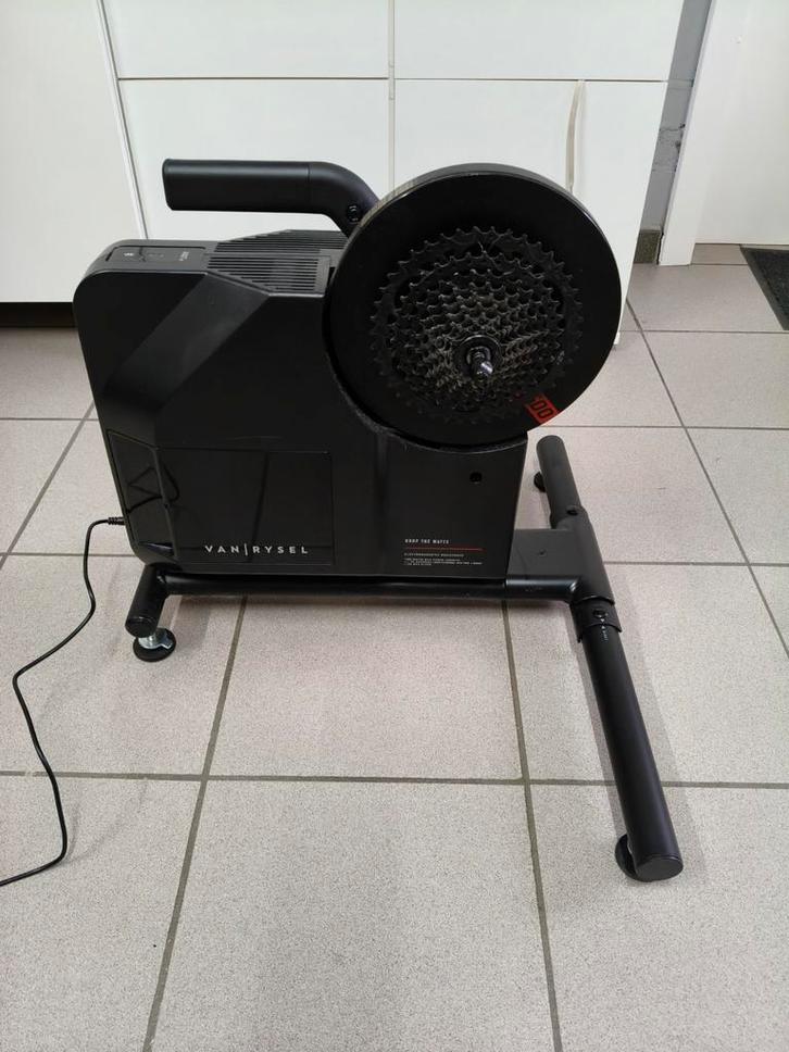 Interactieve fietstrainer/rollentrainer/fietsrol Van Rysel, Sport en Fitness, Fitnessapparatuur, Ophalen