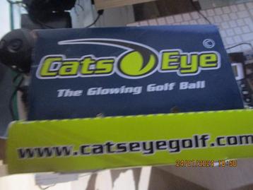 16 golfballen lichtgevend disponible aux enchères