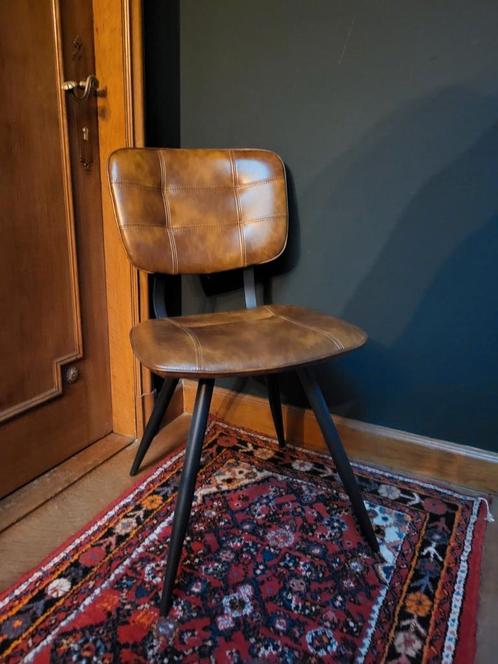 Mooie degelijke vintage stoel in bruin cognac leder, Huis en Inrichting, Stoelen, Zo goed als nieuw, Twee, Kunststof, Leer, Metaal